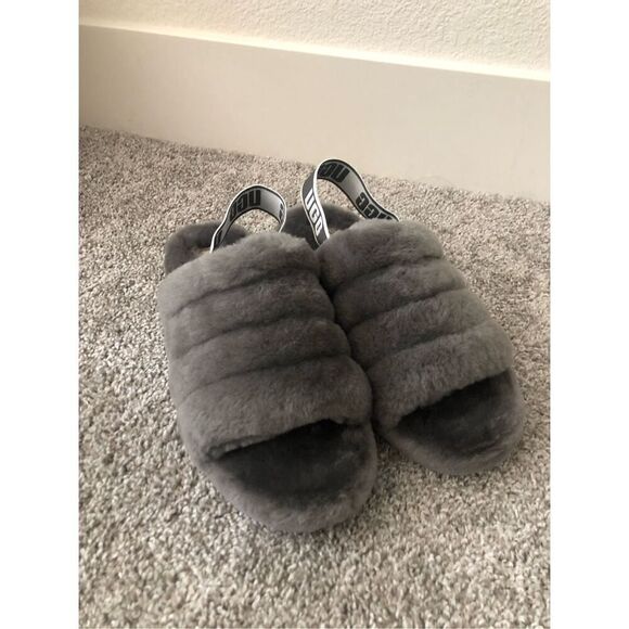 UGG Fluff Yeah Slides/ Sandals Women’s Grey Size 9 - Picture 1 of 6